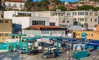 Llega a Granada el primer centro de lavado de coches de Elefante Azul