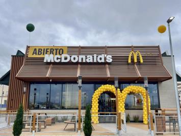 McDonald’s abre su primer restaurante en Oliva