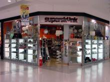 SSk Superskunk comienza a vender ropa en sus tiendas de regalo y decoración