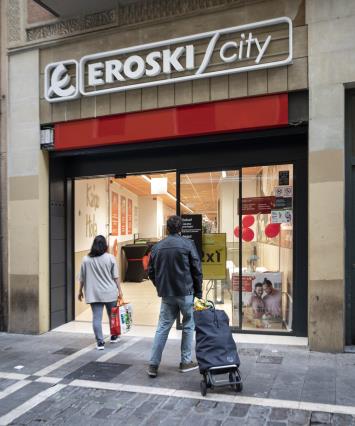 Eroski abre supermercado franquiciado en Pamplona 