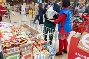 Eroski se suma a la gran recogida de bancos de alimentos