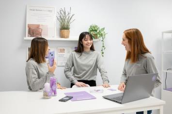 El sector de la ayuda a domicilio gana atractivo entre los emprendedores que buscan negocios con demanda recurrente