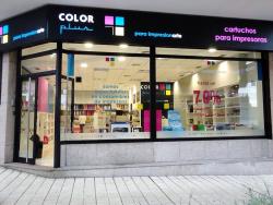 La franquicia Color Plus Vigo abre al público