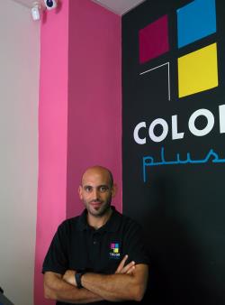 Cómo funciona una franquicia de Color Plus