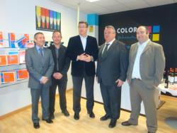 Y para las ciudades pequeñas... También franquicia de Color Plus