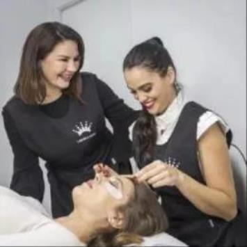 ¿Es rentable la franquicia Lashes&More?