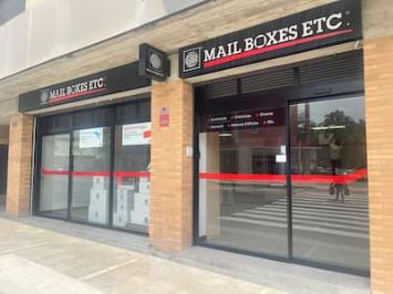 Mail Boxes Etc. inaugura nuevo centro en Banyoles