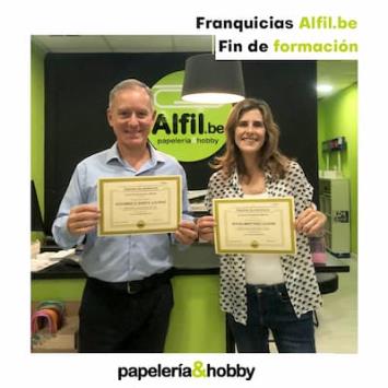 Alfil.be Papelería & Hobby Celebra el Fin de la Formación en su Nueva Tienda