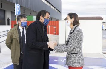 La franquicia Carrefour abre su primera plataforma para atender pedidos online