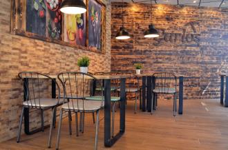 Interior de Pizzería Carlos Retiro en Madrid. 