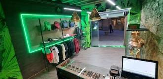 Interior tienda The Cannabis Shop