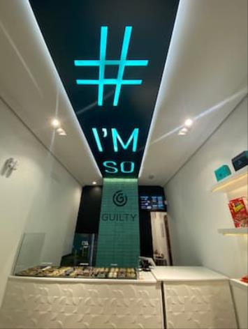 Interior tienda Guilty